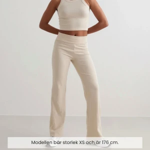 Simon ribbed pants - Super sköna byxor som går att ha till vad och när som helst! Långa. Stl S Som nya.
