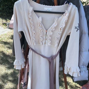 Odd Molly klänning  - Hej!! Rensar garderoben, har väldigt mycket odd Molly kläder så är ni ute efter något inom den kategorin skicka ett meddelande så skicka jag bilder. Säljes för 350 kr/st.