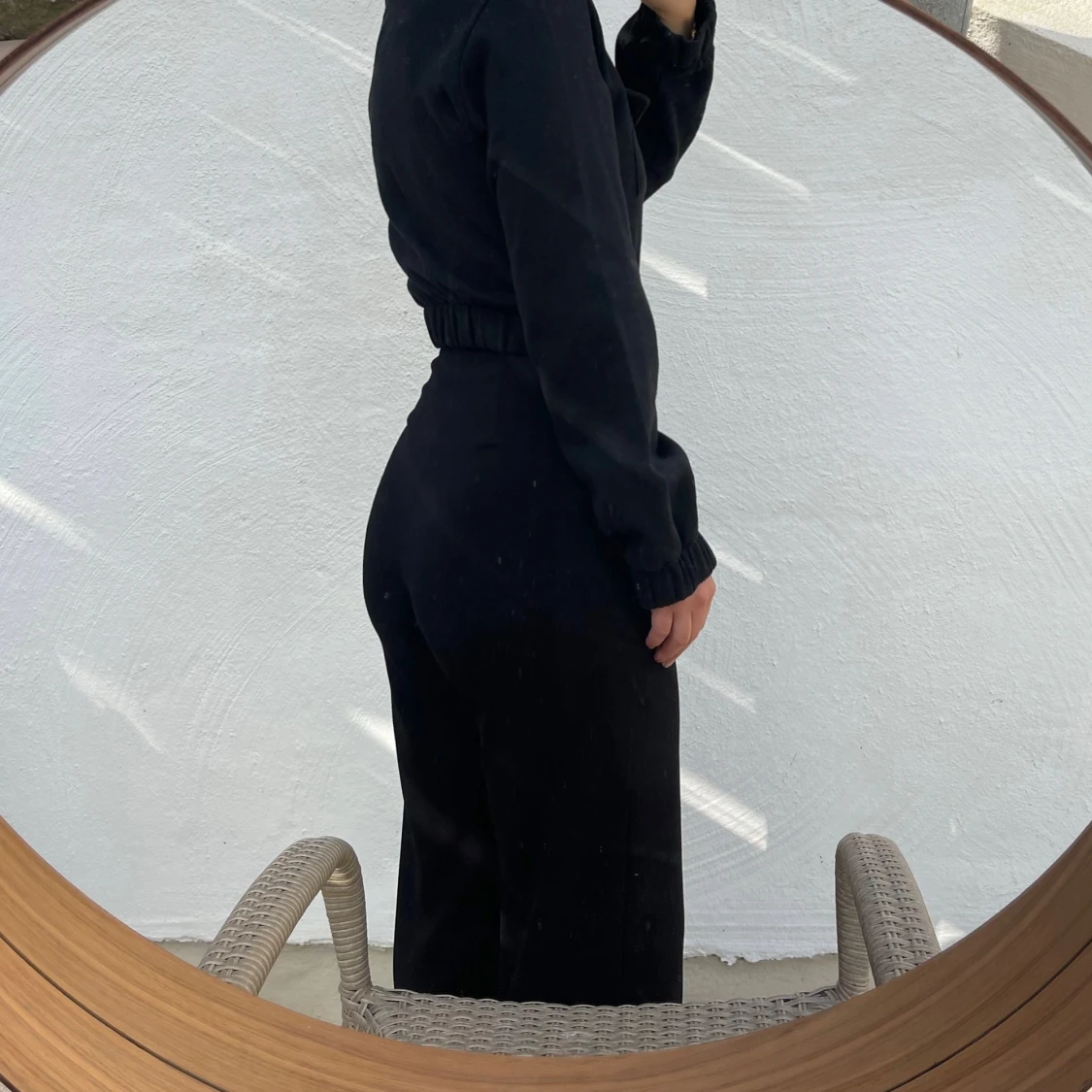 Svart croppad tröja med dragkedja - 90