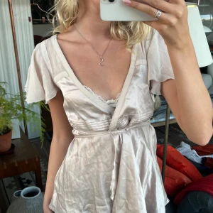 Stella McCartney topp  - Säljer denna otroligt eftertraktade blus!! ❤️🥹