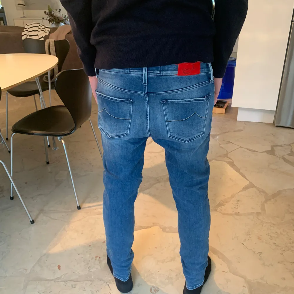 Säljer dessa tvär feta Jacob Cohen jeans |storlek 32. Nypris ligger på över 5000 | Mitt pris: 1199💫 pris går att diskutera vid snabb affär💥. Jeans & Byxor.