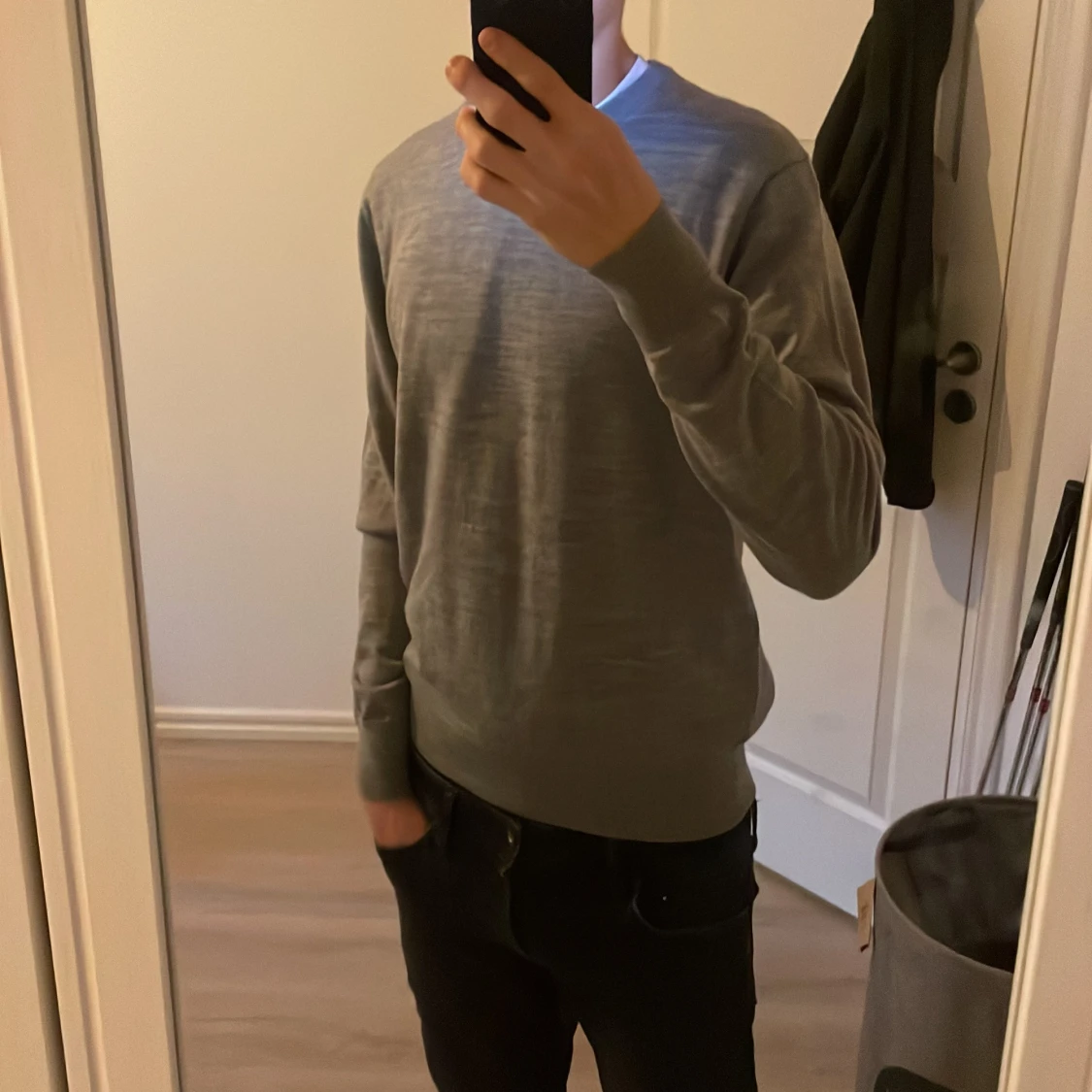 Grå tröja - 90
