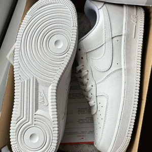 Nike Air force 1  - Storlek 43  skick:helt nya