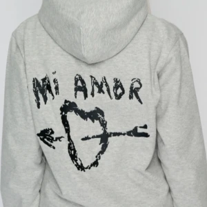 Mi Amor hoodie - Bra skick, passar storlek s oversized och m❤️