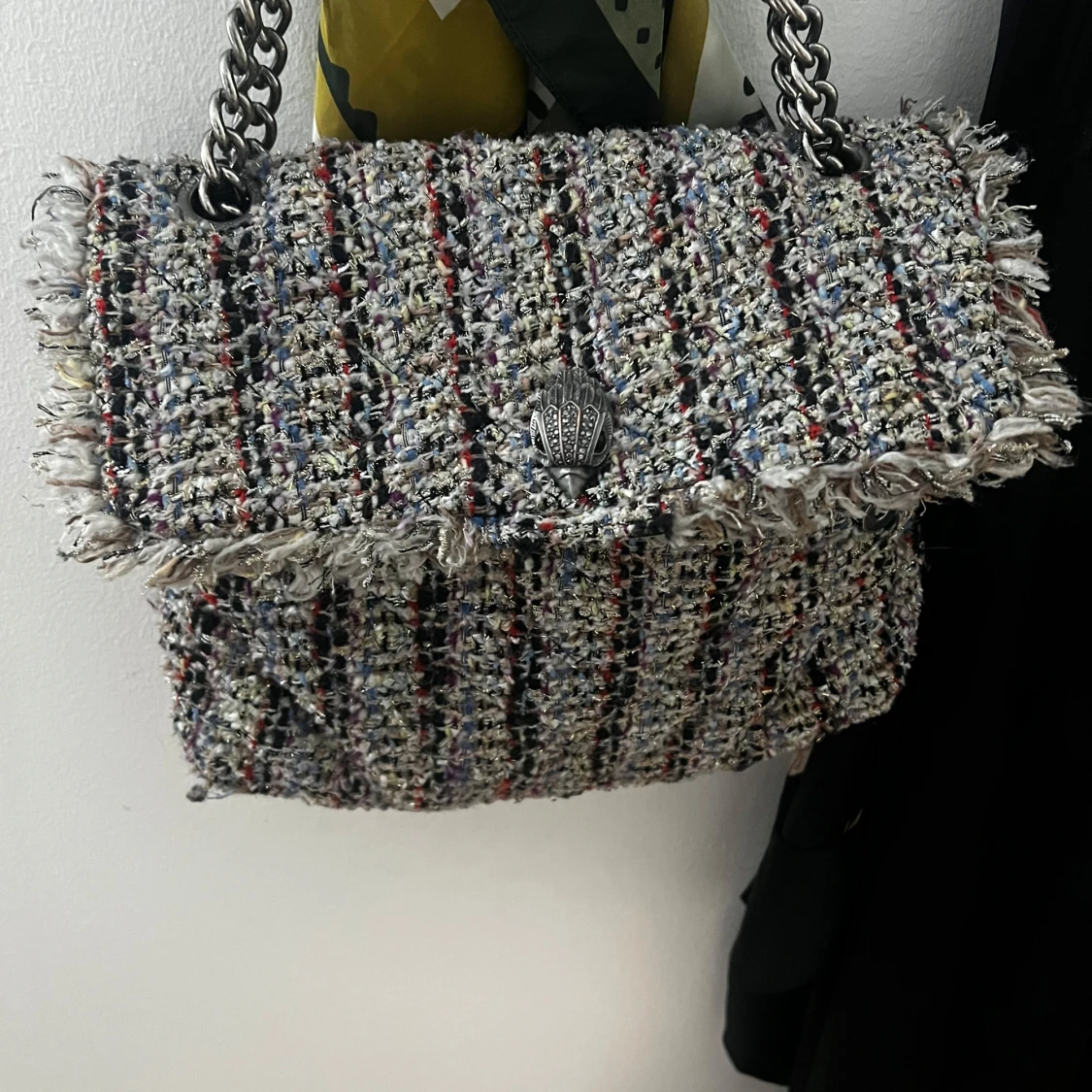 Chic axelväska i tweed