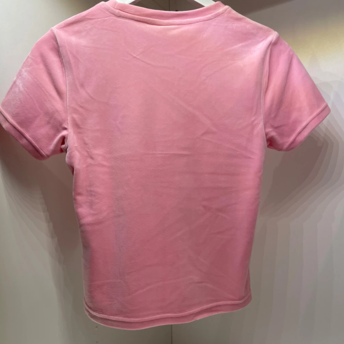 Rosa velour t-shirt från Juicy Couture - 90