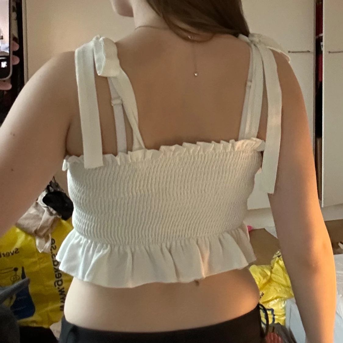 Vit croppad topp med knytband - 1
