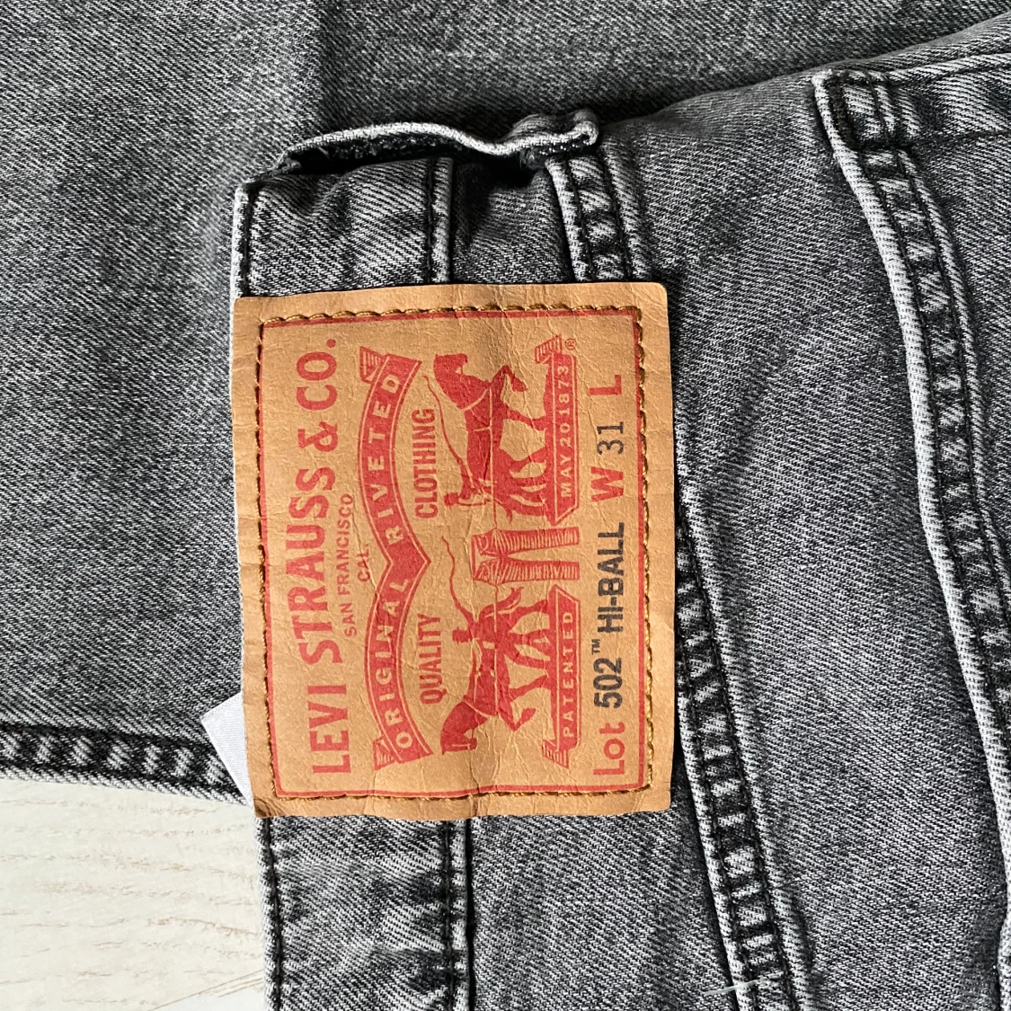 Grå jeans från Levi's - 4