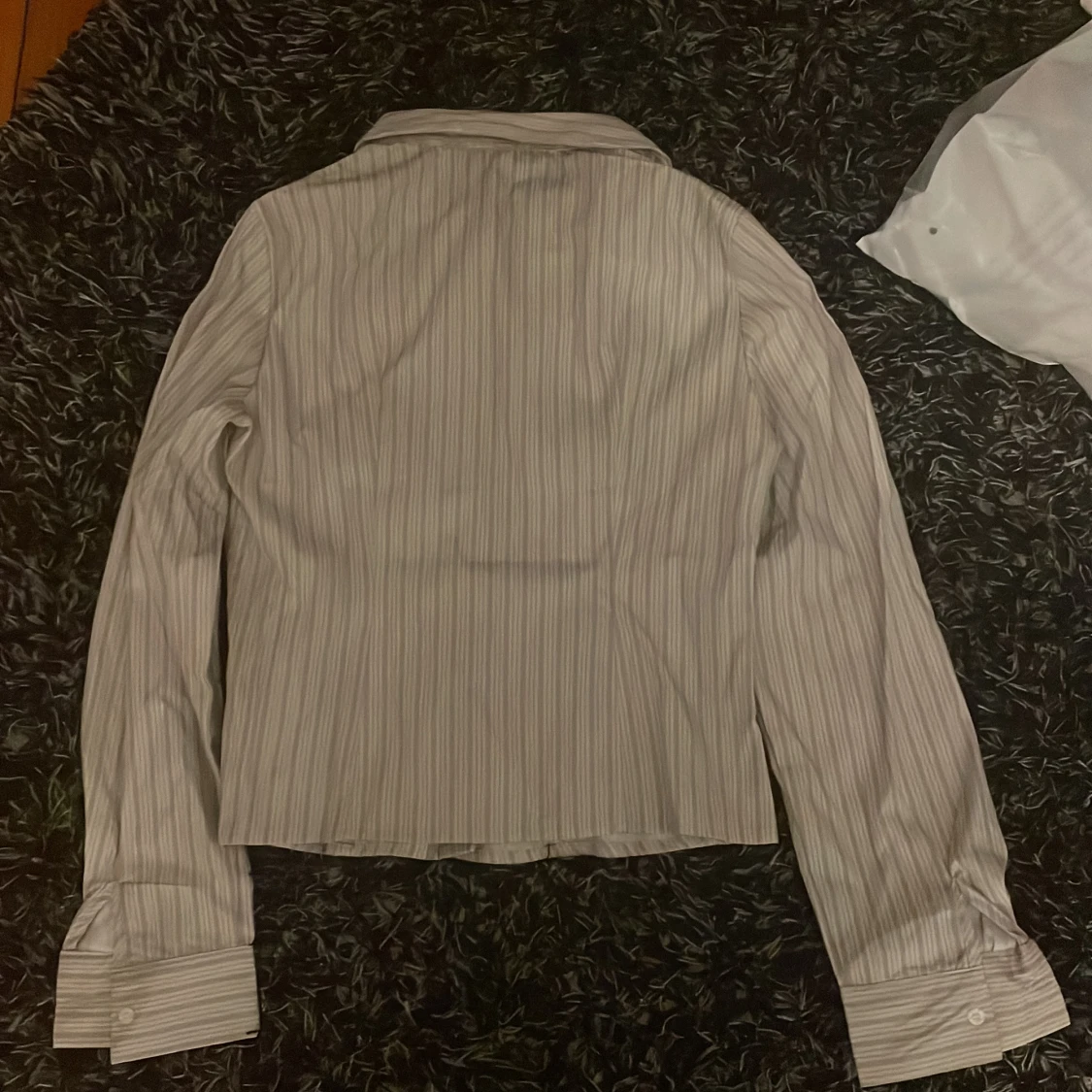 Randig skjorta med långa ärmar - 1