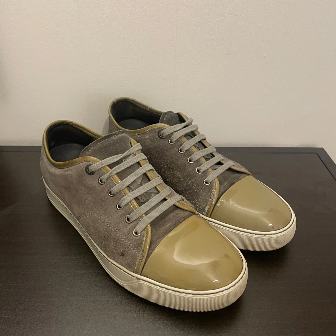 Grå sneakers från Lanvin