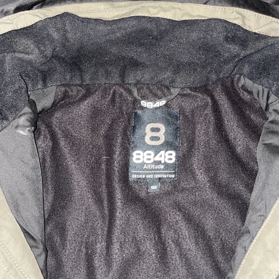 Grön och svart jacka från 8848 Altitude - 2