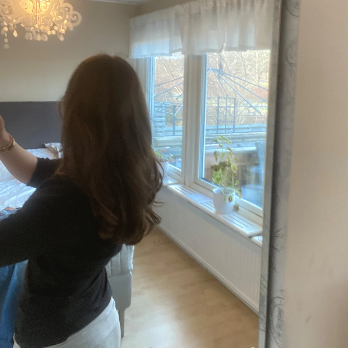 Svart bolerotopp med knapp - 1