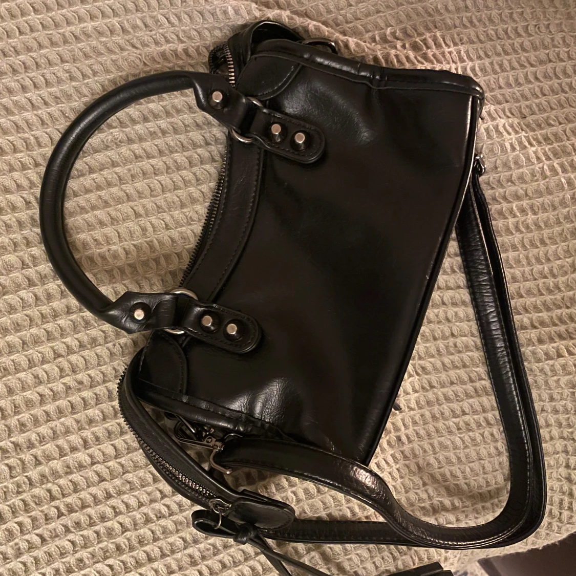 Svart väska  - 90