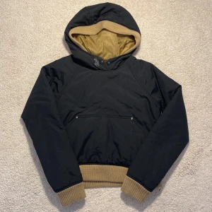 Lady Soul Jacka - Söker min mammas gamla Lady Soul jacka. Har en liten fläck (bild 4) annars helt orörd. Ställ mer frågor privat💕