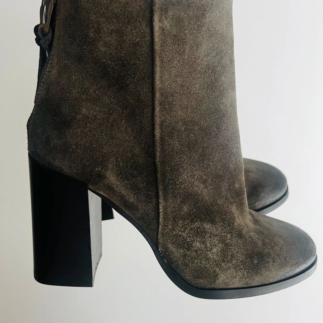 Snygga stövletter i äkta mocka! - 92