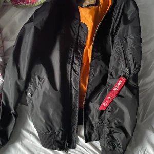 Alpha Industries Jacka - I bra skick