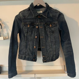 Jeansjacka - Fint skick, storlek 36
