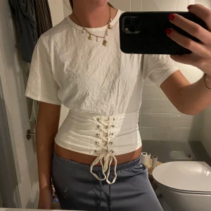 Zara topp - Zara topp med indragen midja😍 stl M✨ SÄLJER EJ FÖR LÄGRE ÄN 250kr