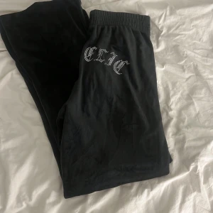 Mjukis med text bak - Satin mjuka och sköna. Använda 1 gång