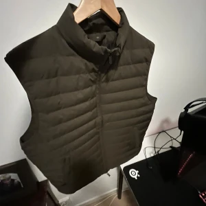 Massimo dutti väst - Fin svart väst ifrån Massimo Dutti. Storlek M. Pris kan diskuteras!