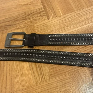 Vintage diesel bälte - Skit snyggt vintage bälte från diesel!! Ca 117cm, använd gärna köp nu!!