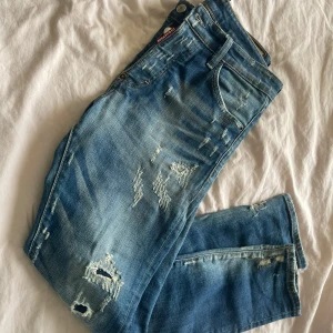 Dsquared2 jeans - Stolen 46. Väldigt bra skick.