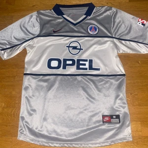 PSG 2000-01 borta tröja  - Inte bästa skicket (Pris kan diskuteras)