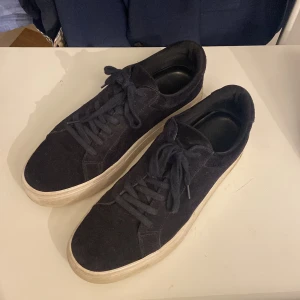 Vagabond skor  - Tjena! Nu säljer jag ett par riktigt snygga vagabond skor i storlek 43 det är i bra skick 8/9-10 🔥🔥