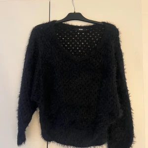 Gosig tröja  - Jätte mysig svart tröja😍🥰 Använd fåtal gånger 