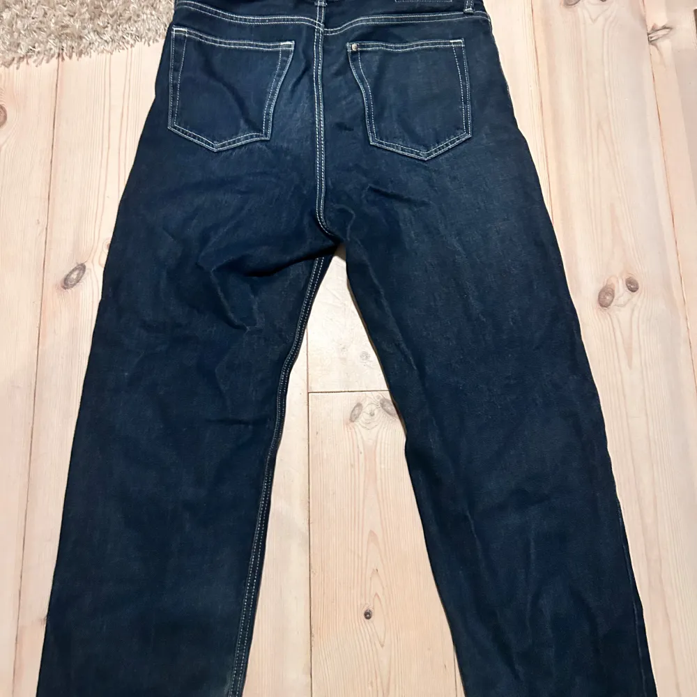 Riktigt snygga jeans för dig som vill ha lite mer loose fit  Skick-8/10  Storlek 29/32. Jeans & Byxor.