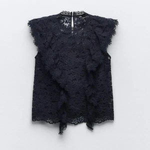 Spets topp - Jättefin spets topp från Zara. Mycket bra skick!💙