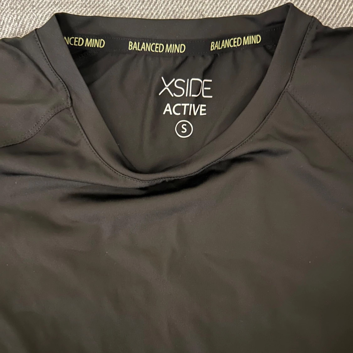 Svart t-shirt från Xside Active - 1