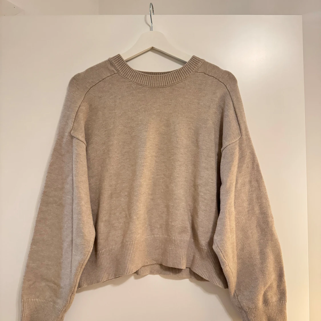 Beige stickad tröja - 2