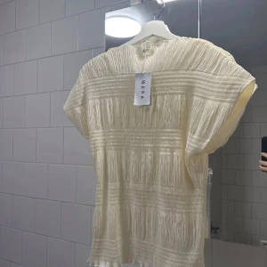 Topp från Wera - Säljer denna jättefina topp från Wera, jättefint skick💞