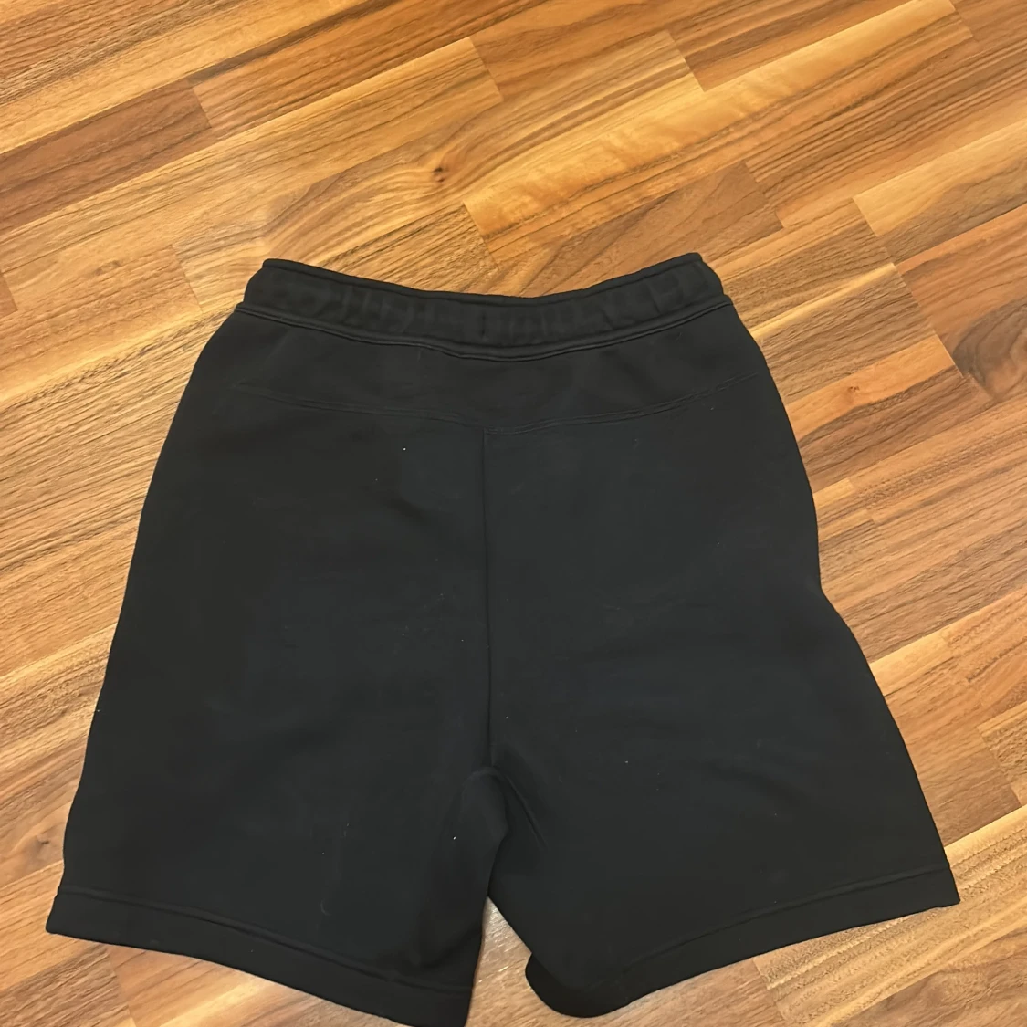 Svarta Nike tech shorts  - 1