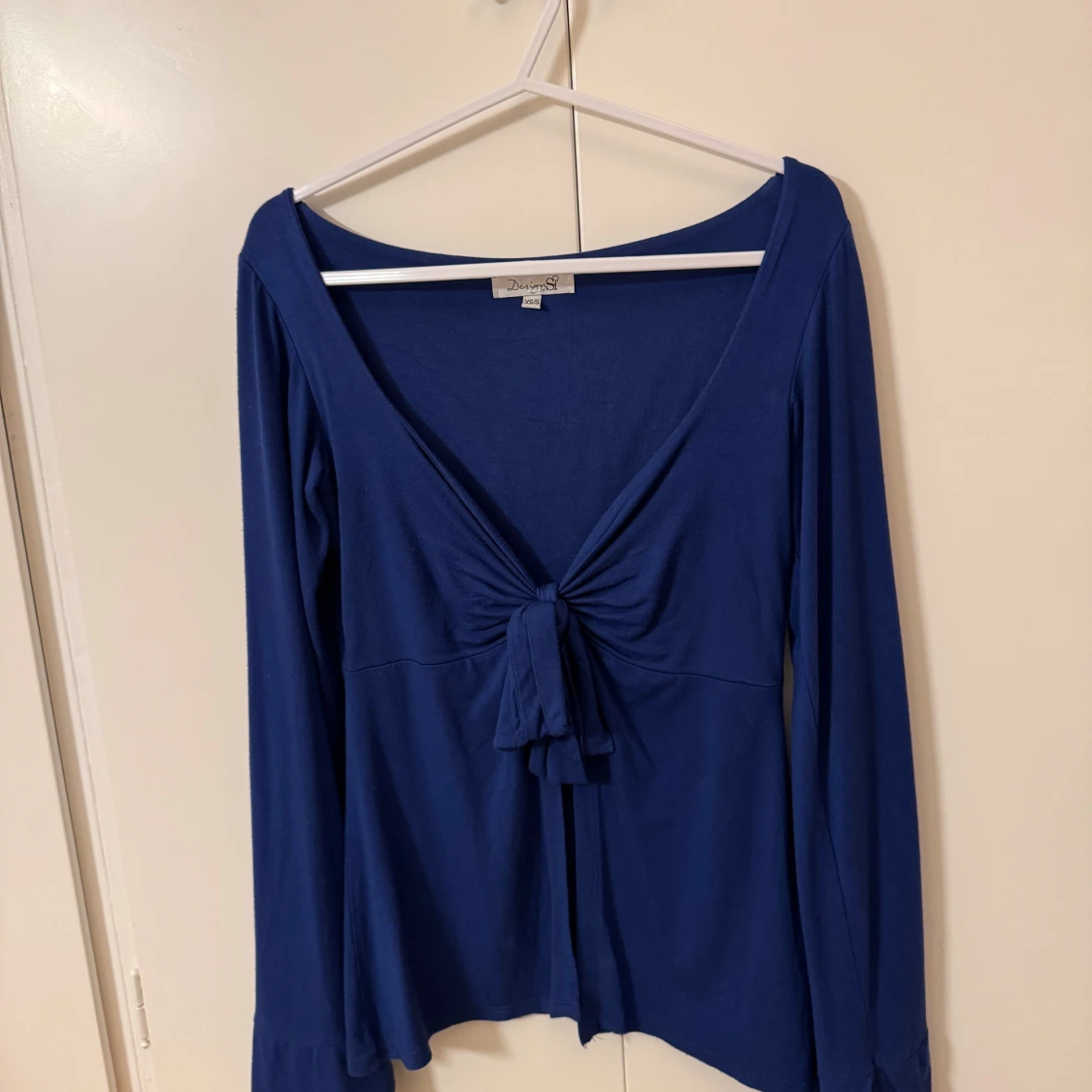 Blå långärmad topp från Design By Si