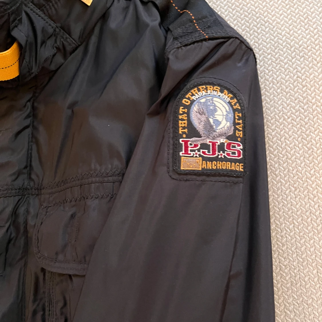 Svart jacka från Parajumpers - 2