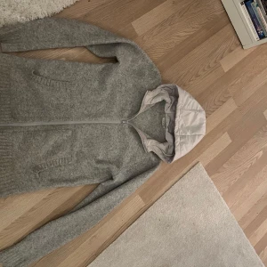 Ull cardigan  - Ull cardigan från Paul Taylor 