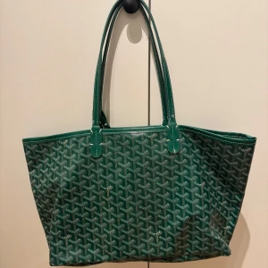 Väska - Fin väska, köpt på marknad i Spanien ☺️