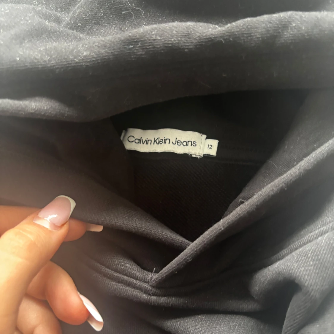 Svart hoodie från Calvin Klein Jeans - 2