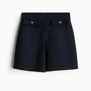 Marinblå kjol med knappar - Aldrig använd 💕