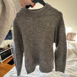 Stickad tröja lager 157 - Stickad tröja från Lager 157. Använd. Storlek s.