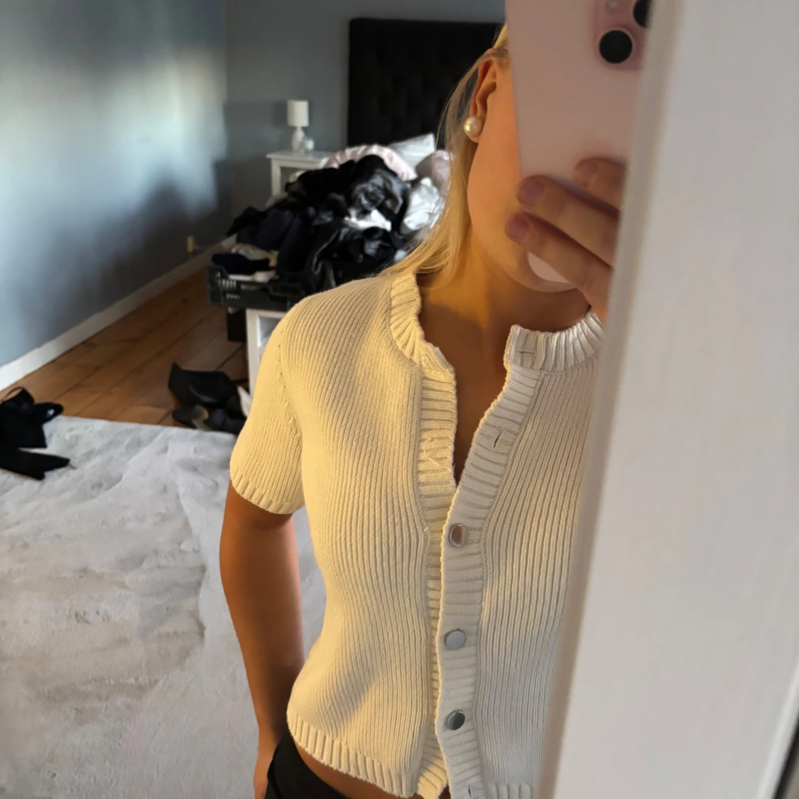 Vit ribbad kortärmad kofta - 1