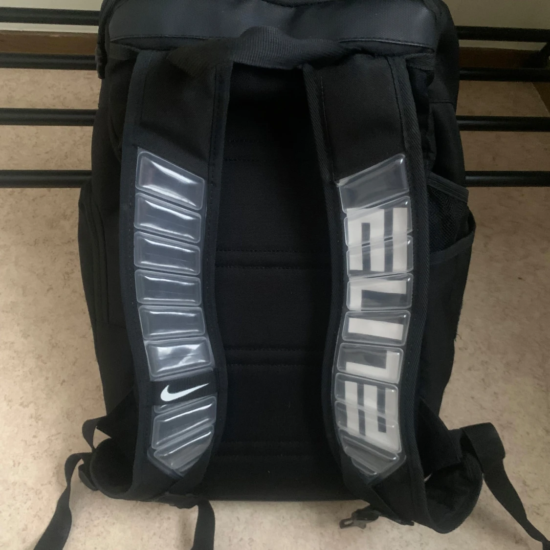 Svart ryggsäck från Nike - 2