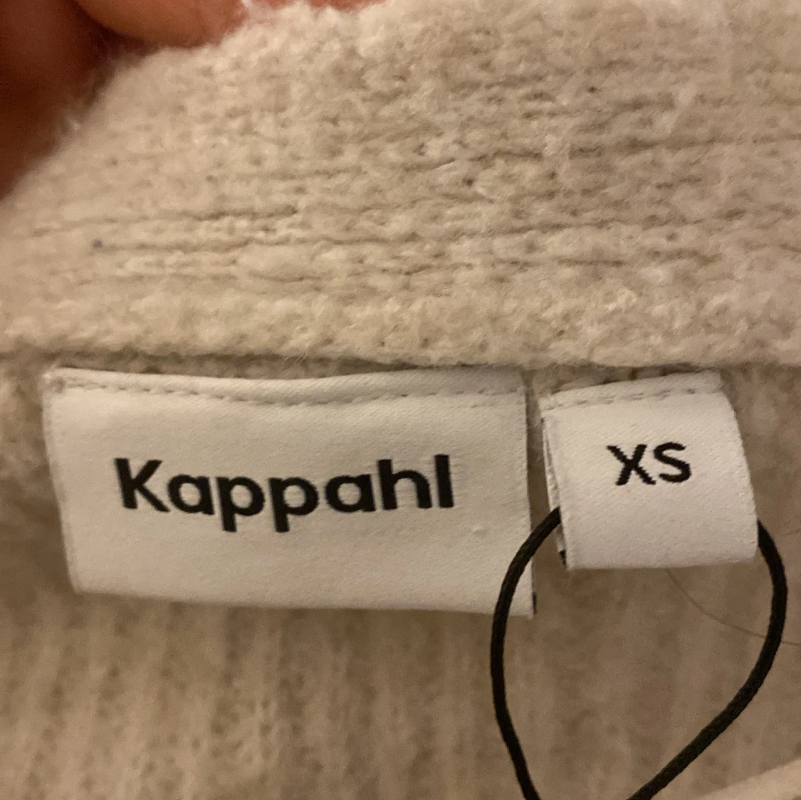 Beige ribbad kofta  - 2