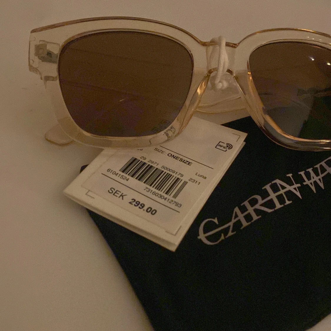 Genomskinligt rosa solglasögon - 1