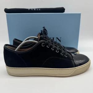 LANVIN CAP TOE - Lanvin Cap toe - Skick: 8,5/10 - Tillbehör: Enbart skorna  - Storlek 44/UK9 - Nypris ca 5200kr - DeluxeCloset