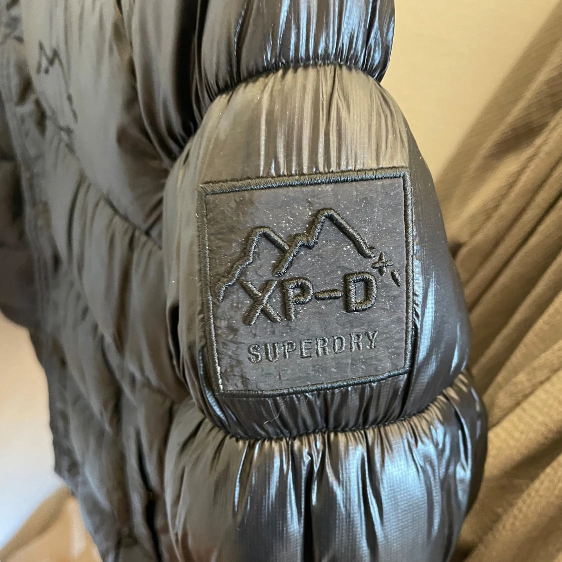 Svart pufferjacka från Superdry - 92