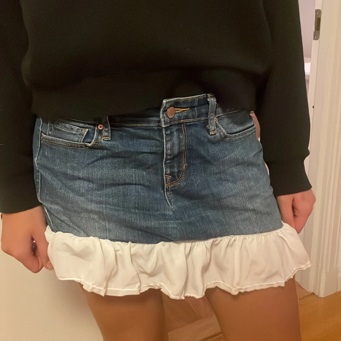 Jeanskjol med volangdetalj  - 91