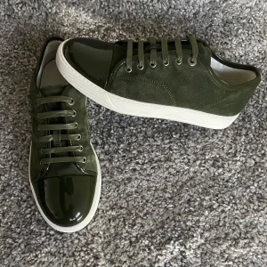 Lanvin cap toe - Helt nya lanvins (endast testade en gång) | skick 10/10 | storleken UK 6 passar 41-42 | fraktas inom 12 h vid köp innan 20:00 📦| Inget og medför | priset är ej hugget vid smidig affär | INGA BYTEN 